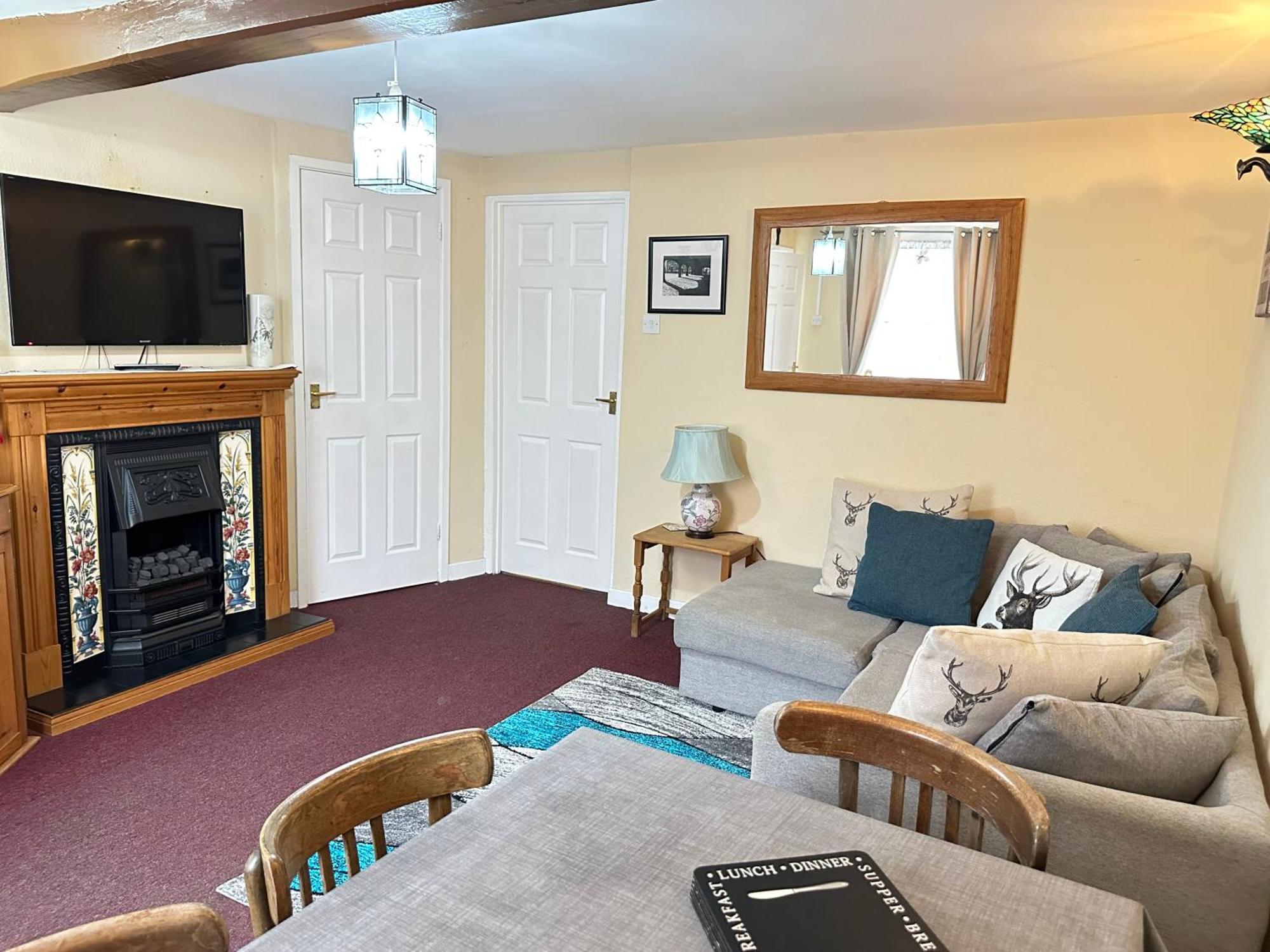 Apartamento Llanidloes Townhouse-Pet-Friendly-Sleeps 6-Mid Wales Exterior foto